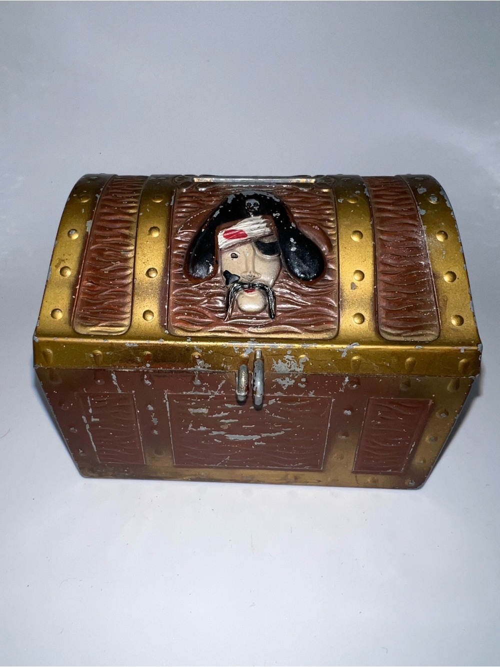 Vintage 1950s metal pirate treasure chest coin bank by the E.J. Kahn Company